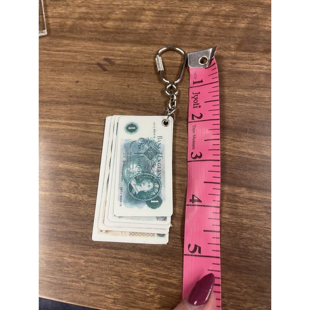 Vintage Miniature British Pound Banknote Keychain Queen Elizabeth II Money Charm - Picture 3 of 3
